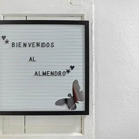 El Almendro Appartement *